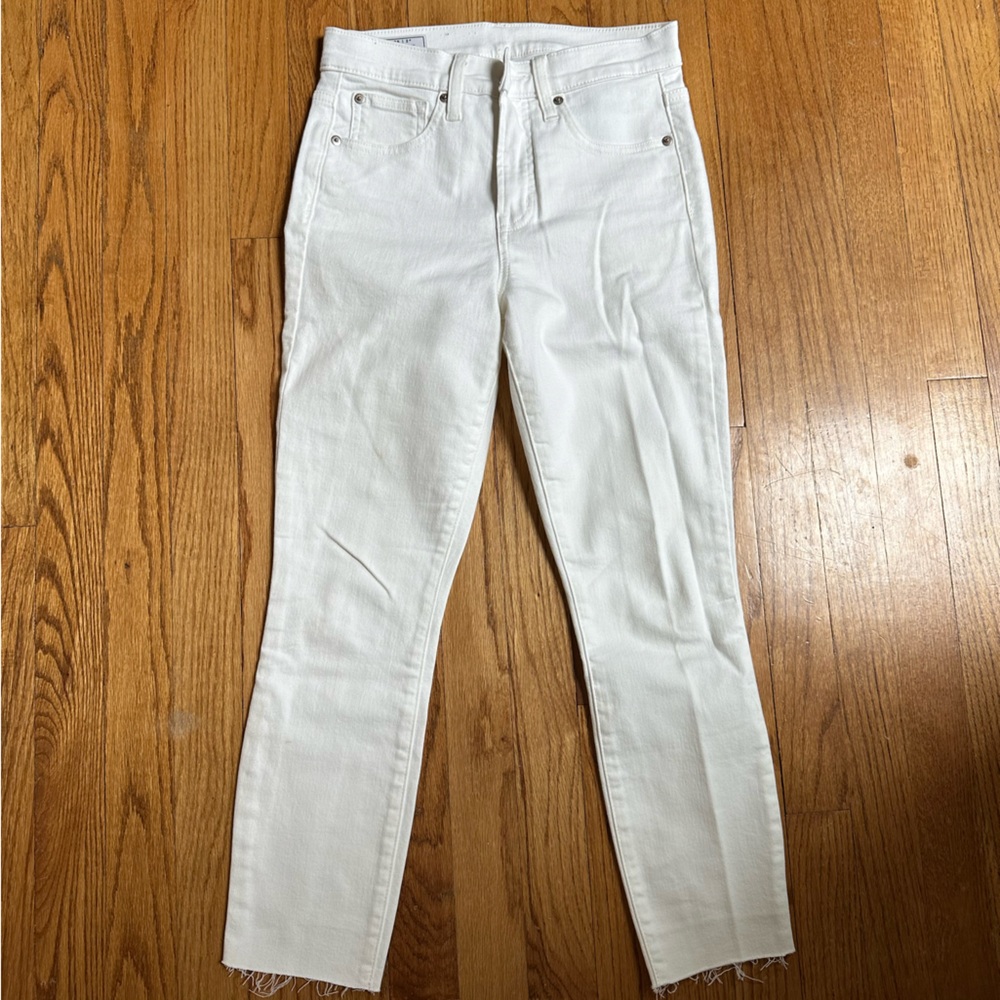 White GAP skinny high rise jeans